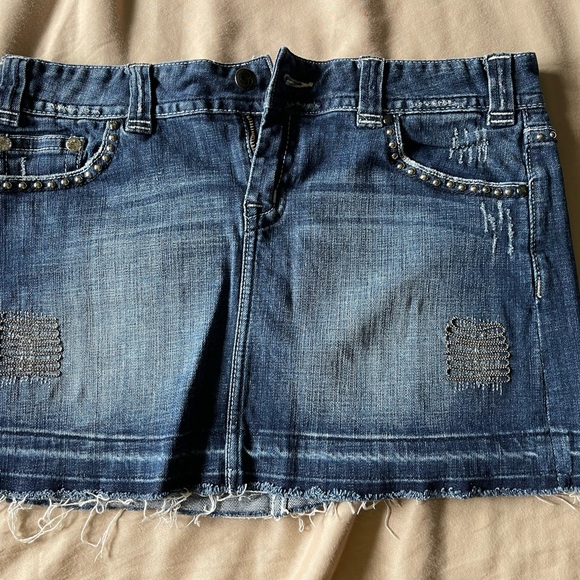 Super cute, rock and roll cowgirl skirt. - Picture 3 of 4